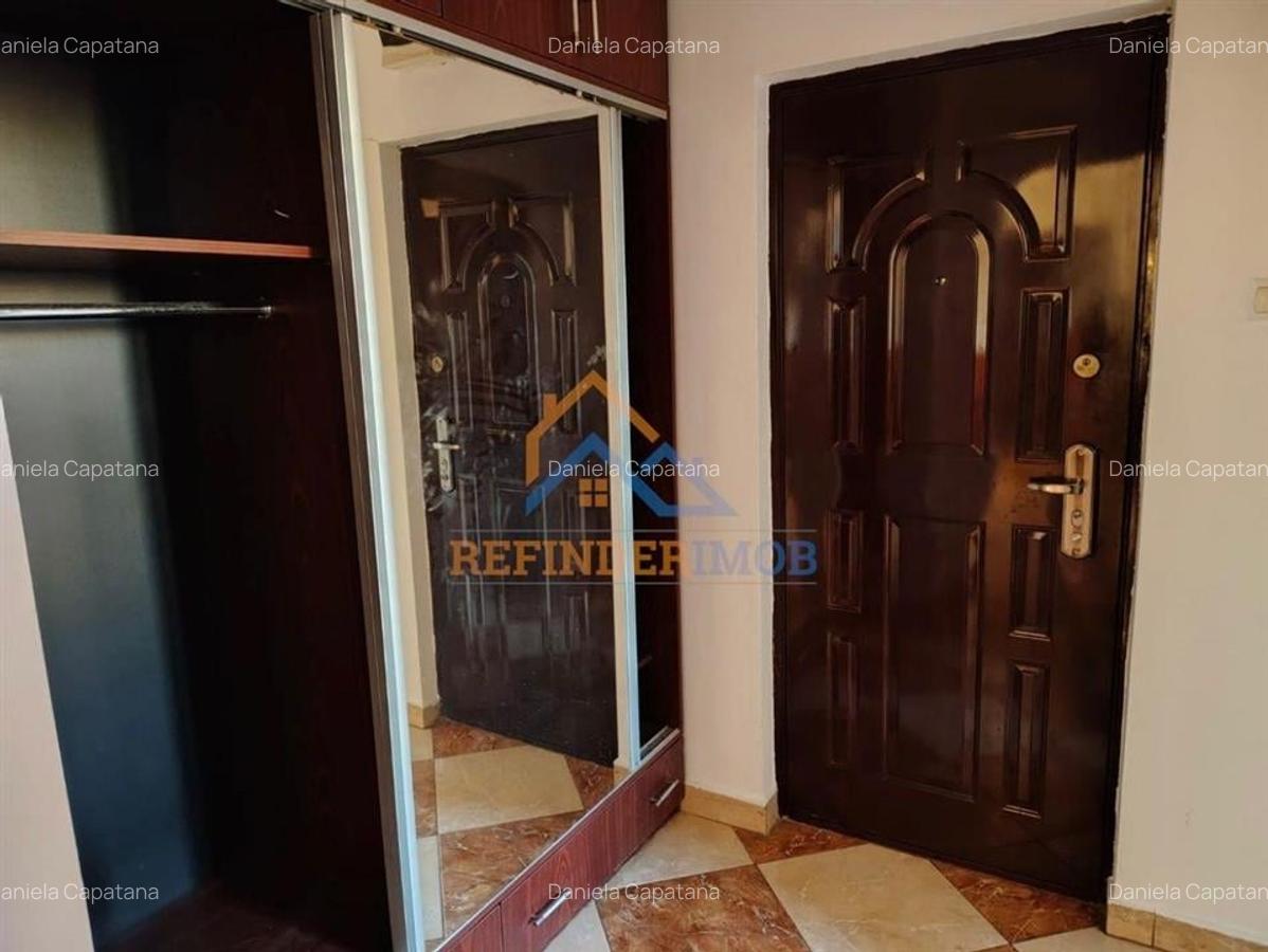 Apartament cu 3 camere semidecomandat în Valea Ialomiței - 10