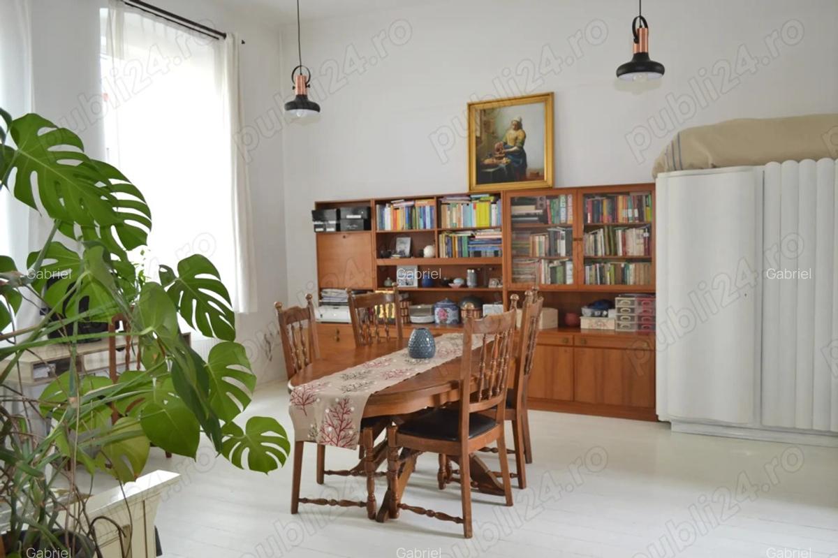 Casa de vanzare, zona centrala, 3 camere, 1477 teren in Sighetu Marmatiei - 1