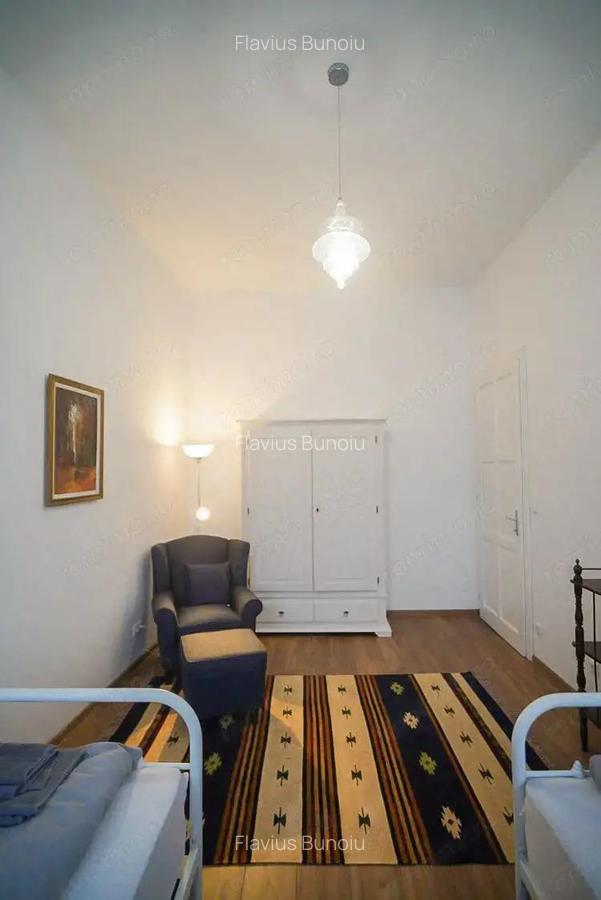 Apartament ultracentral, 2 dormitoare, 58 mp. 120 000 E. Comision 0. - 16