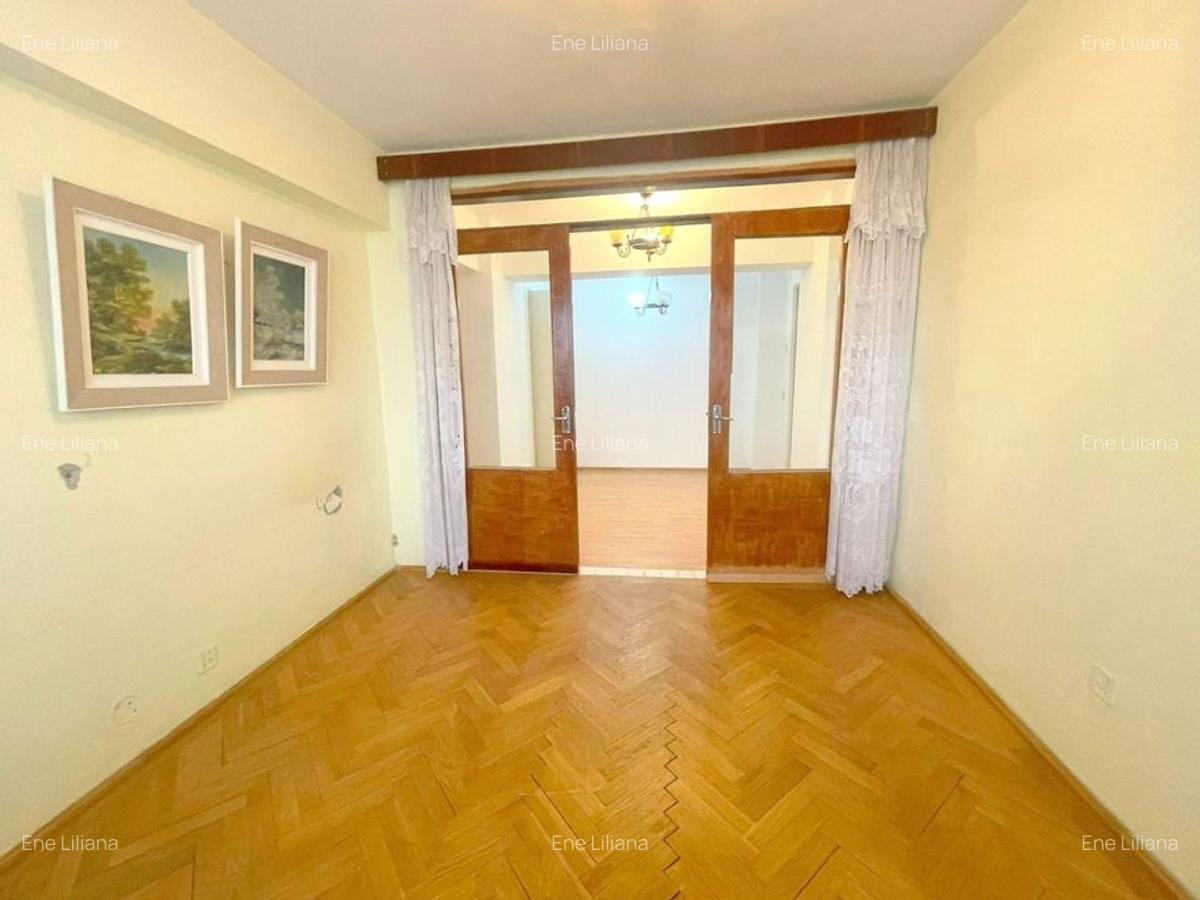 De vanzare - Apartament 3 camere   -R-uri -  Mazepa 1 - 8