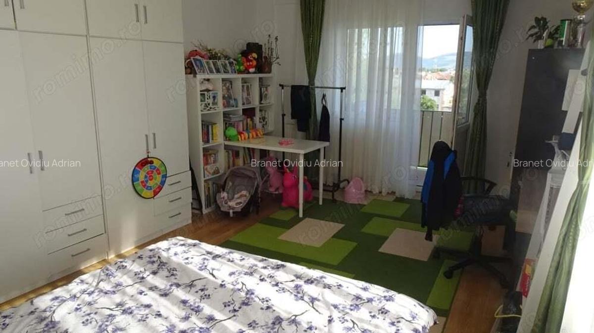 Vand apartament 2 camere decomandat in Deva, zona Garii, et. 3, bloc de 3 etaje acoperit cu pod - 11 Vand apartament 2 camere decomandat in Deva, zona Garii, et. 3, bloc de 3 etaje acoperit cu pod - 11