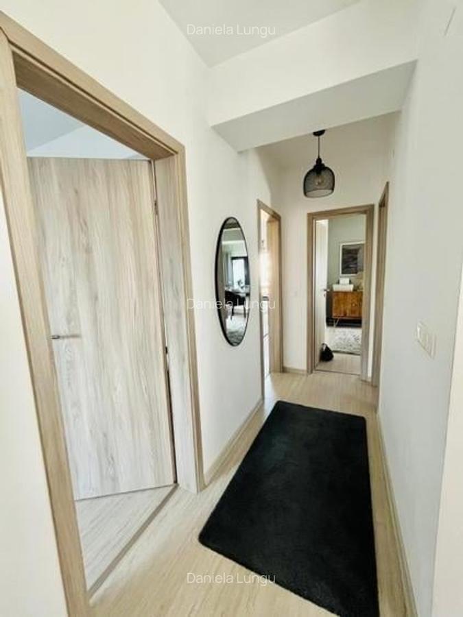 Rezidenta pe linie eleganta, living 25 mp,semineu,panouri fotovoltaice 3KW, cent - 11