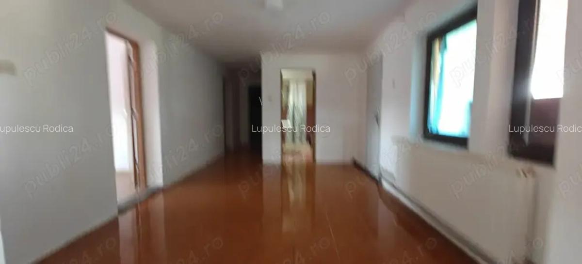 Casa de Vanzare - 9 Casa de Vanzare - 9