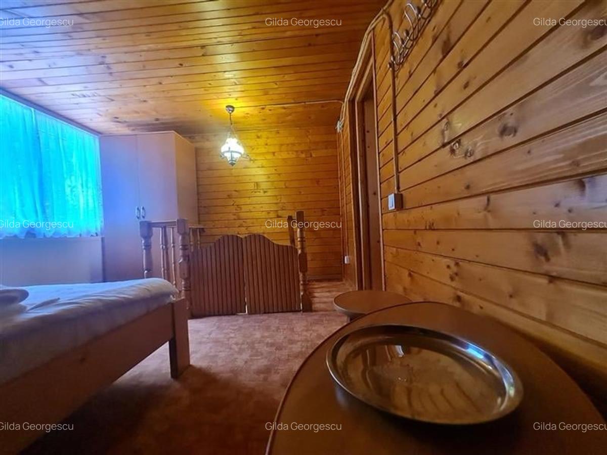Hotel/Pensiune, 475 mp în Piața - 3