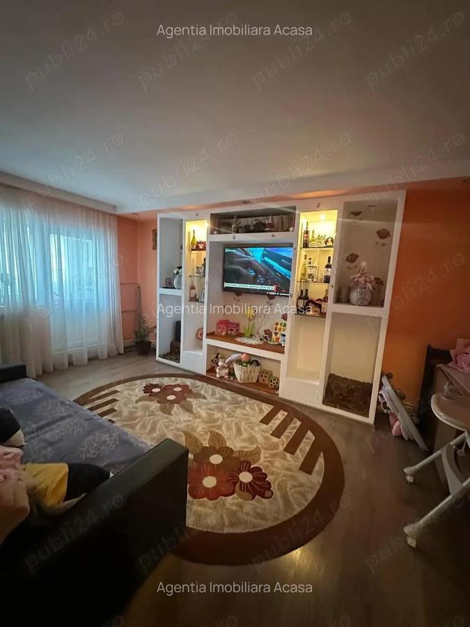 De vanzare apartament cu 4 camere, 2 balcoane, 2 boxe, etajul 2 - 12
