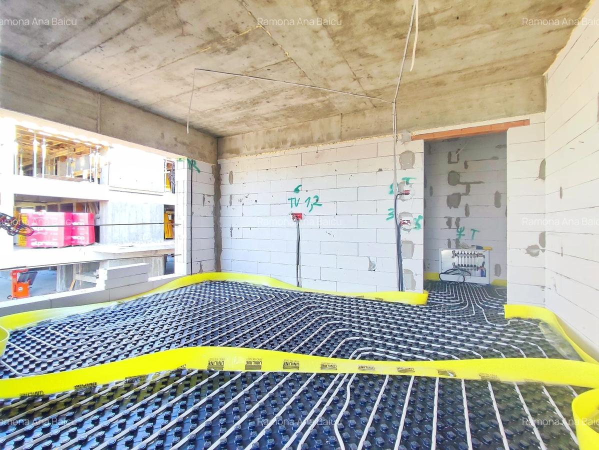 Apartament cu 4 camere decomandat în Titan - 1