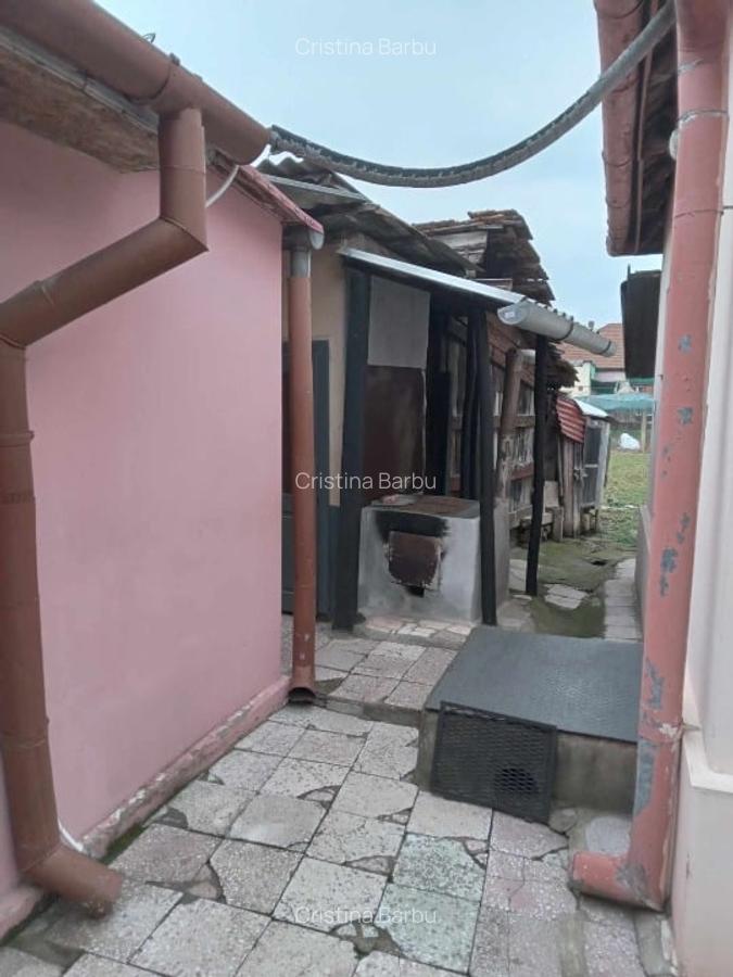 Casa de vanzare format din 2 corpuri de cladire - 5 Casa de vanzare format din 2 corpuri de cladire - 5