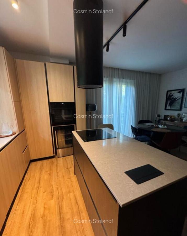 Vila tip duplex in zona de nord - Avia?iei - 2