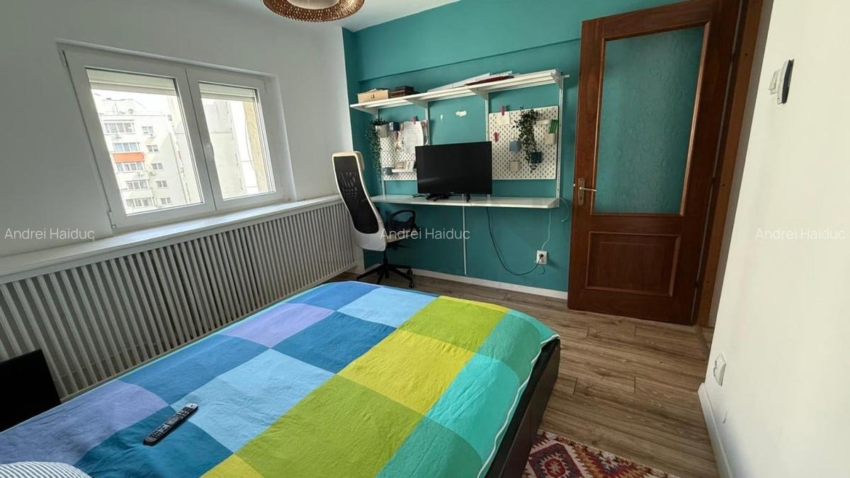 Apartament cu 4 camere semidecomandat în 1 Mai - 11