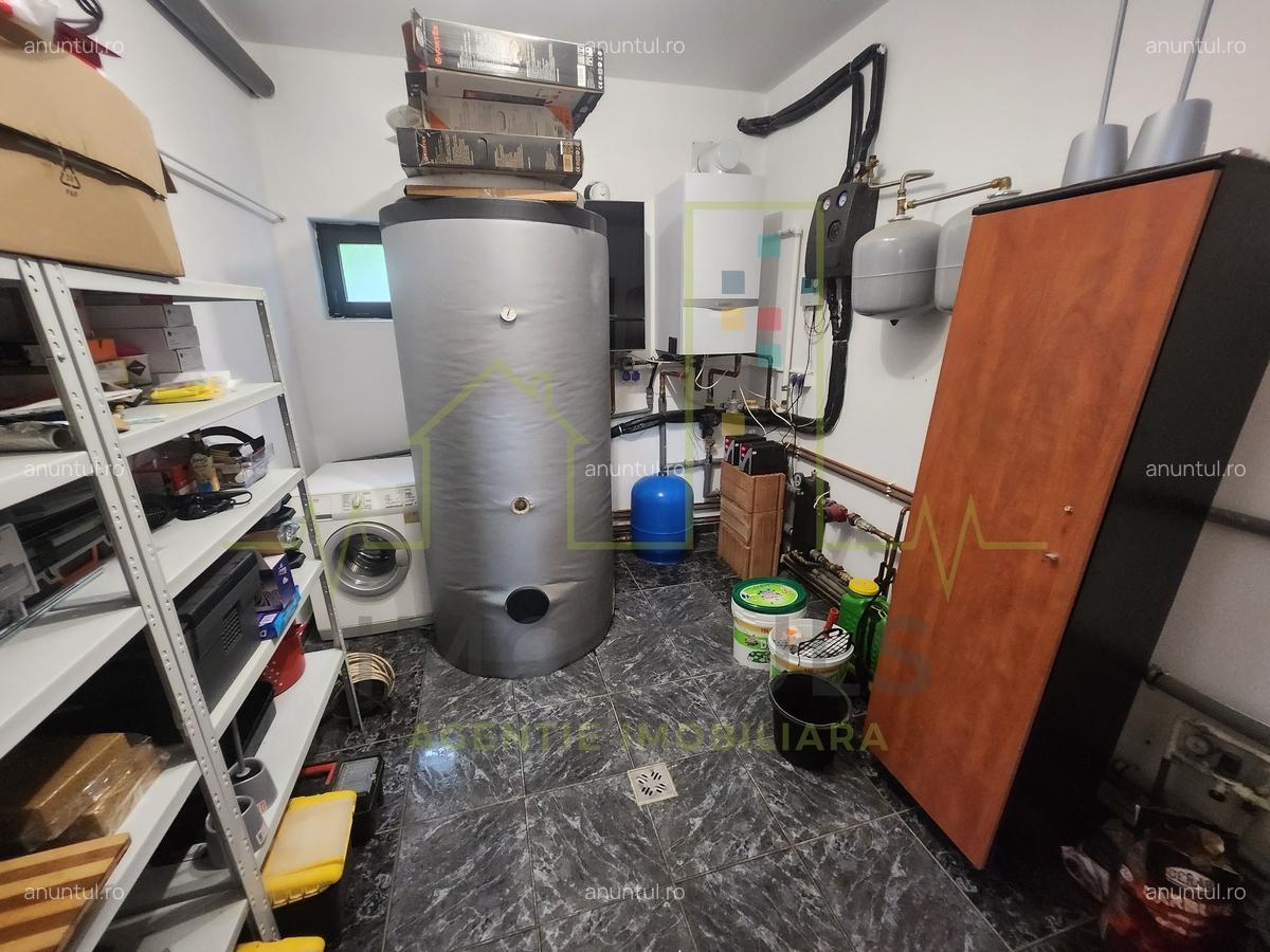 Dumbravita. Casa Pretabil cazare muncitori/birouri/sediu firma. 17 Camere.7 Bai - 18