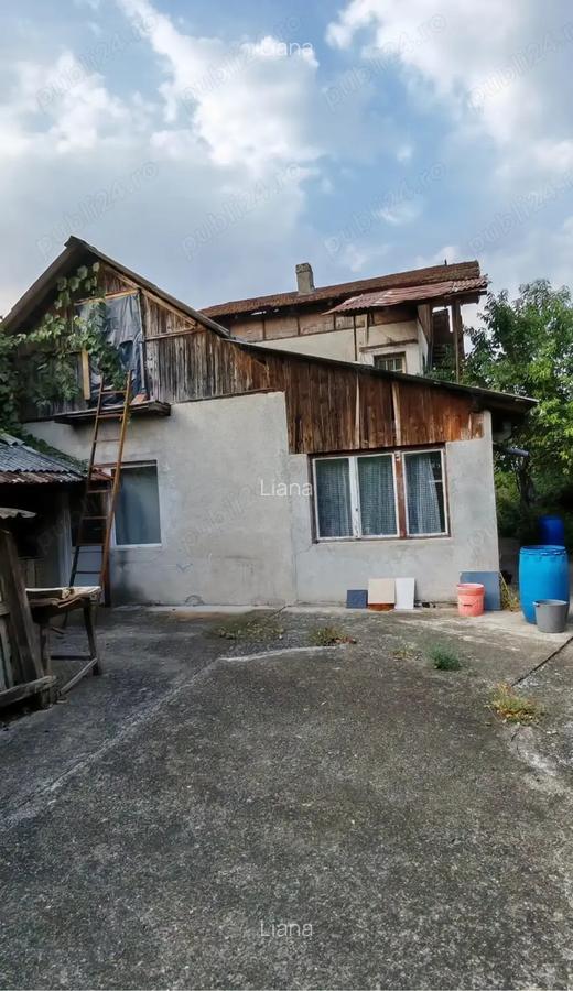 Vand casa cu etaj in localitatea Lapu?nic - 7