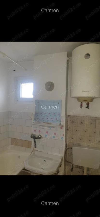 De vanzare apartament doua camere semidecomandat zona Micro 40 ,etajul 4 - 2 De vanzare apartament doua camere semidecomandat zona Micro 40 ,etajul 4 - 2