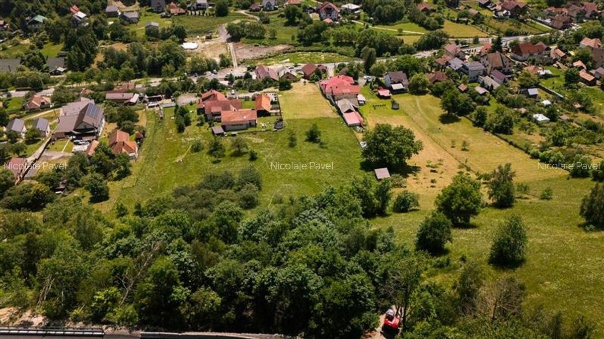 View superb:intravilan,constructie rezidenta/hotel, 2.327 mp,Moieciu de Jos, Bra - 5