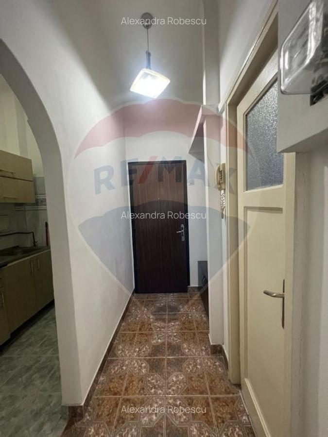 Garsonieră decomandată în P-ța Romană - 4