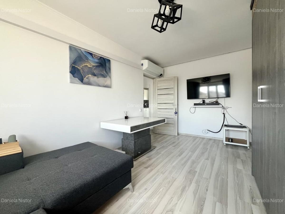 Apartament cu 3 camere semidecomandat, mobilat în Nufărul - 5