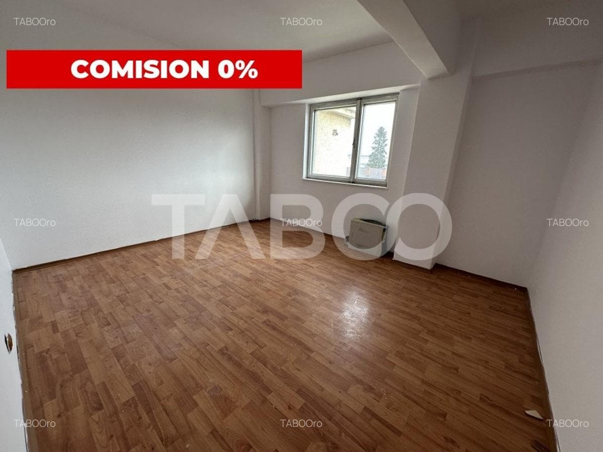 Apartament cu 3 camere decomandat în Exterior Sud - 3
