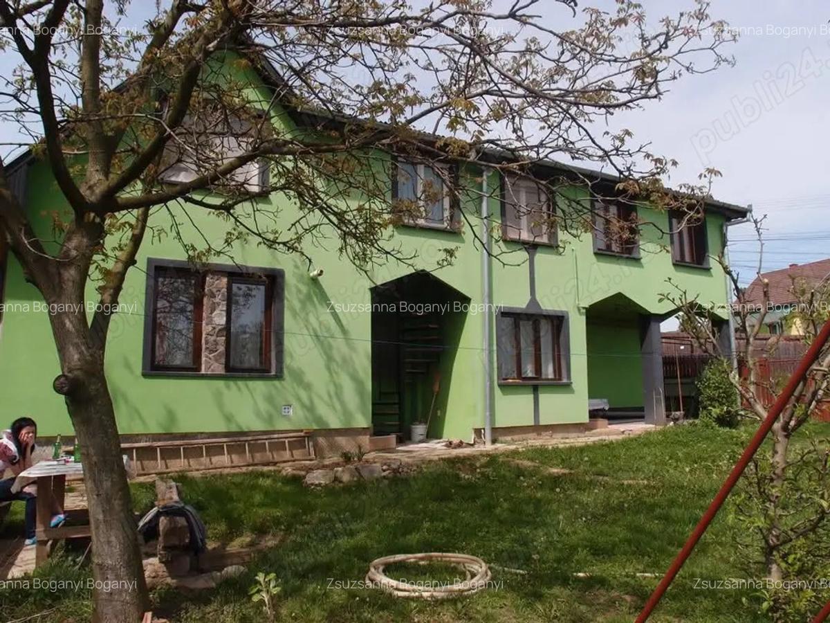 Vand casa in Com. LIVEZENI - 2 Vand casa in Com. LIVEZENI - 2
