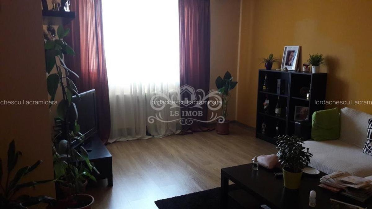 Casă cu 7 camere în Central - 6