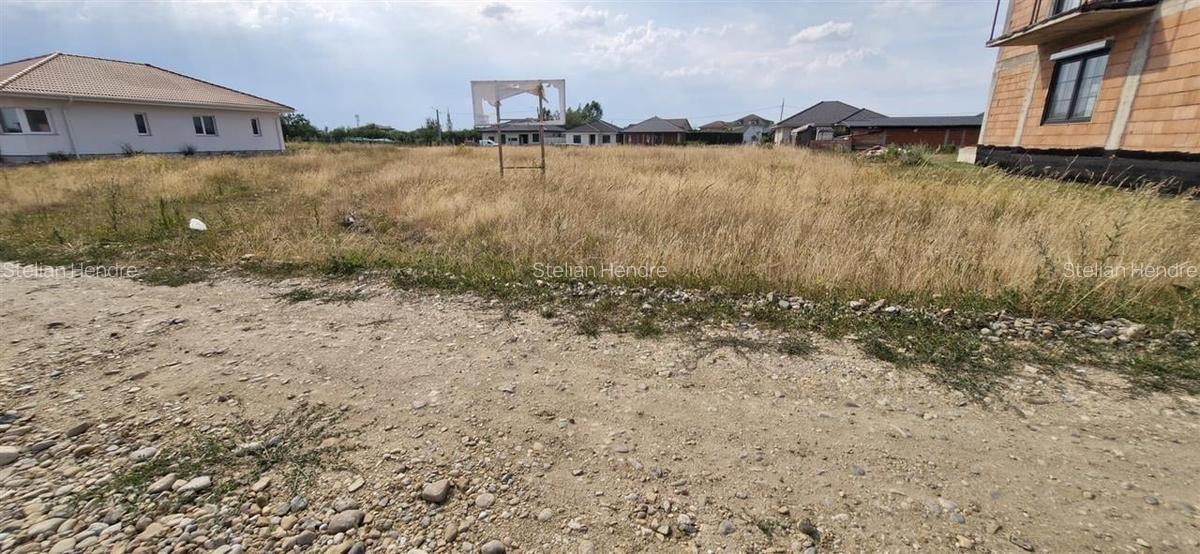 Teren Construcții intravilan de 780 mp, în Sânmartin - 2