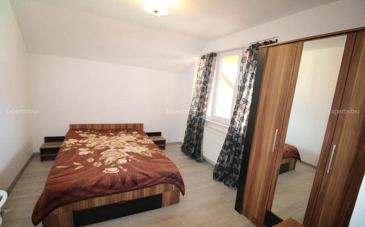 INCHIRIEZ apartament 4 camere , renovat,zona Strand - 3