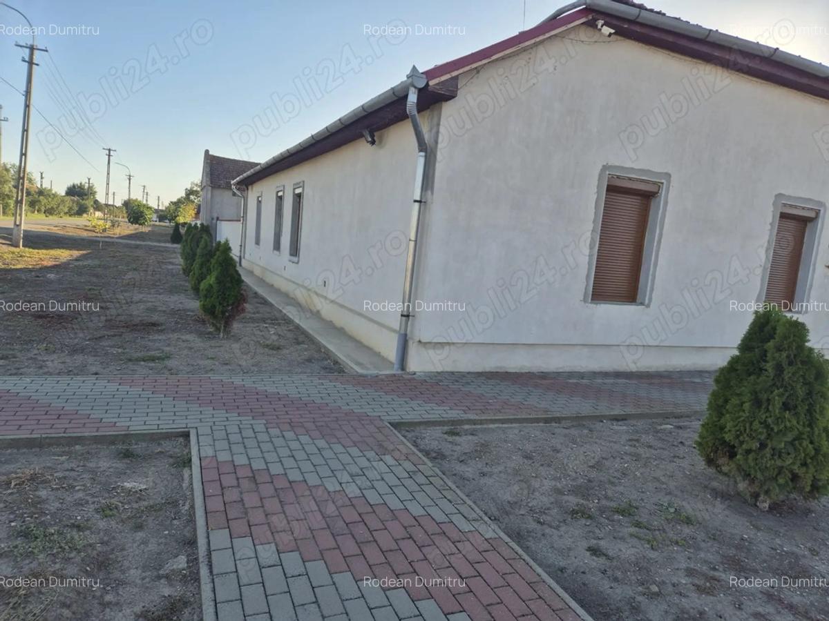 Casa cu teren generos de vanzare, Varia?, jud.Timi? - 1