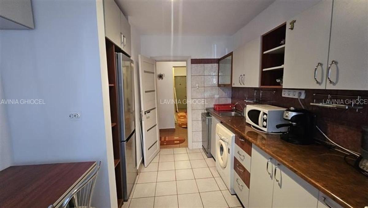 Piata Muncii-Calea Calarasi, apartament 3 camere, decomandat, mobilat-utilat, bl - 27