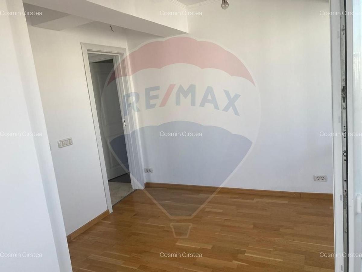 DE VANZARE Apartament cu 4 camere in zona Straulesti - 12