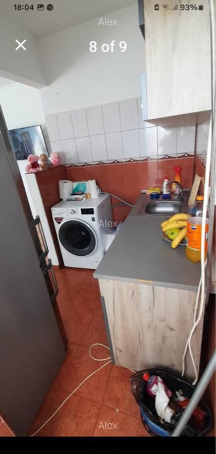 Sau schimb apartament 2 camere, 50 mp, etaj 1 din 4, str. Eternita?ii - 7