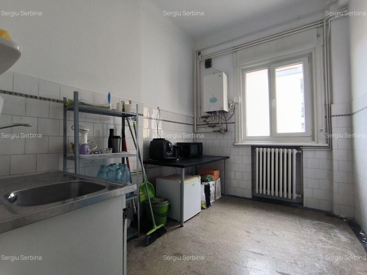 Apartament cu 3 camere semidecomandat în Calea Victoriei - 14