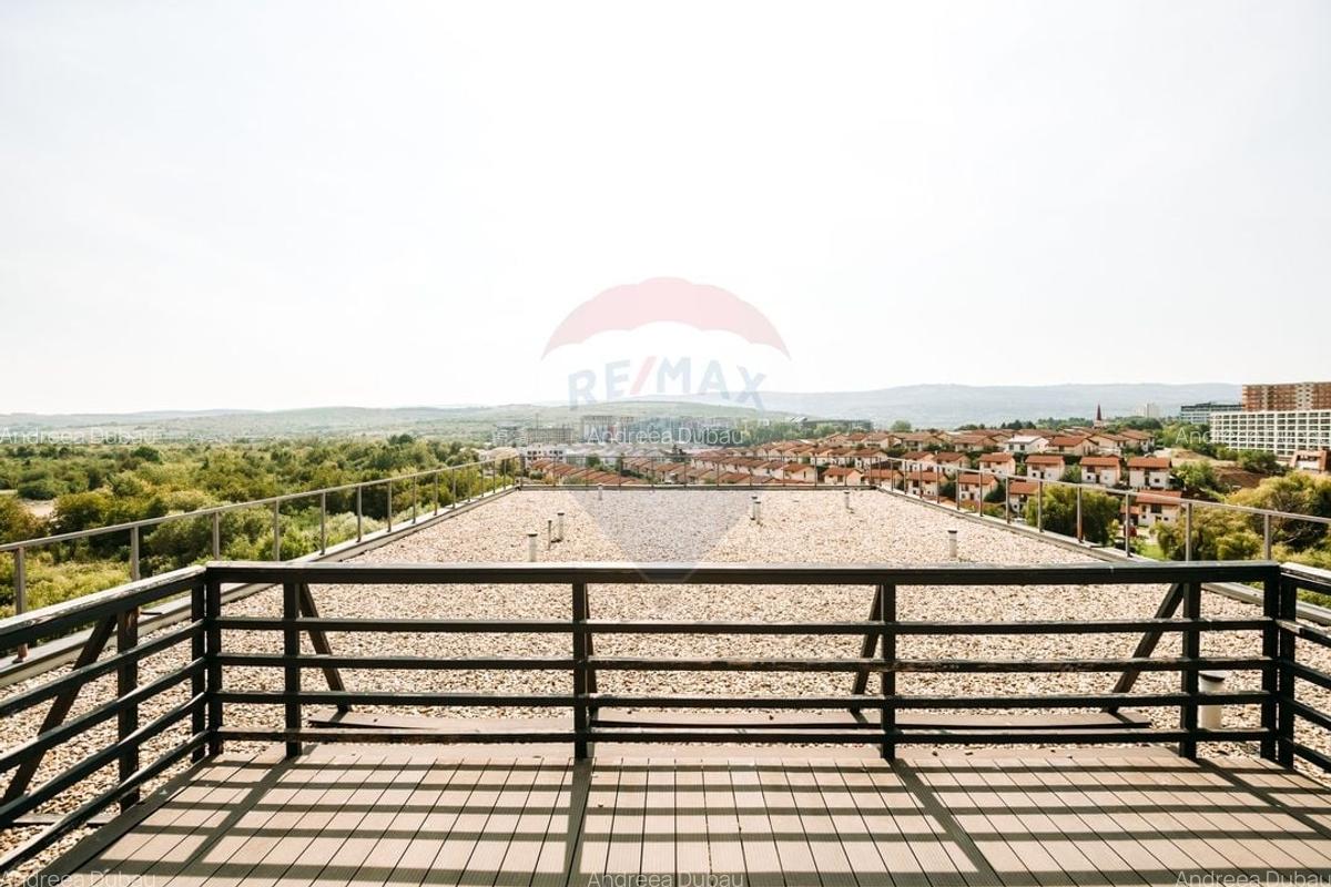 Penthouse pe doua niveluri, terasa si panorama - 17