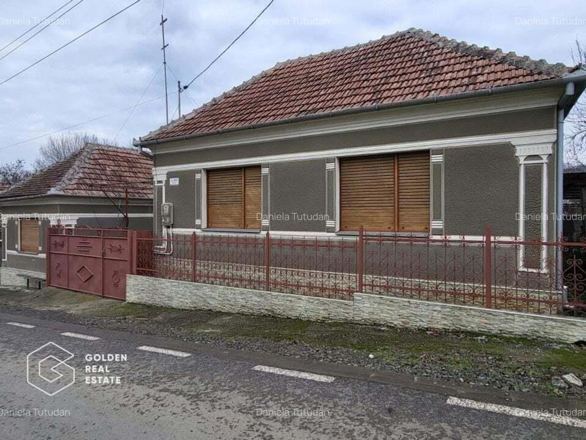 Casa cu 2 corpuri de cladire, oras Lipova - 2