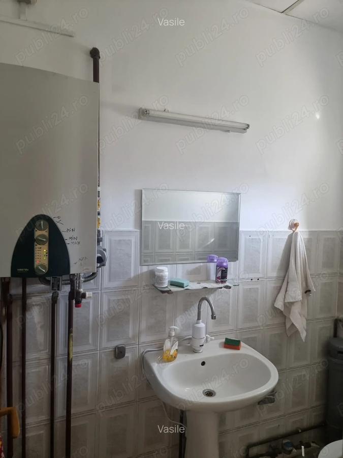 Inchiriez spa?iu Onesti - 3