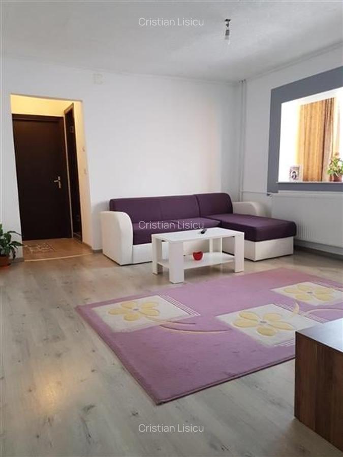 Apartament 3 camere,etaj 2, semidecomandat, renovat, zona ?mbovi?a - 4
