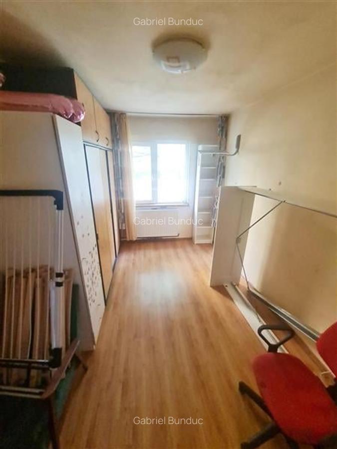 Apartament cu 3 camere semidecomandat în Astra - 2