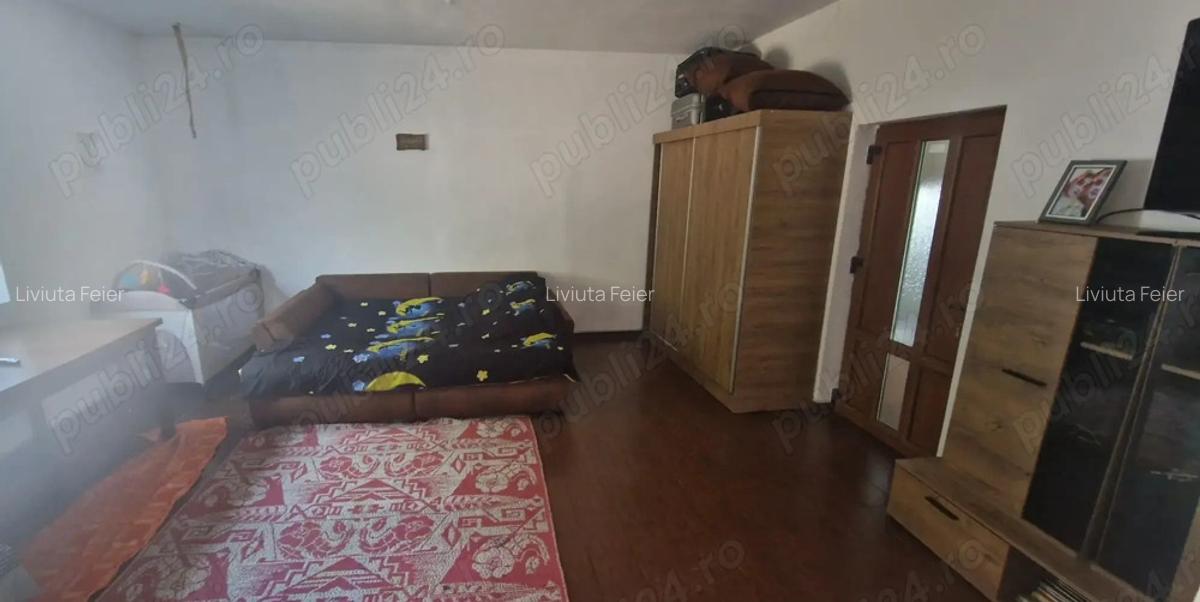 Casa de vanzare cu teren aferent - 2