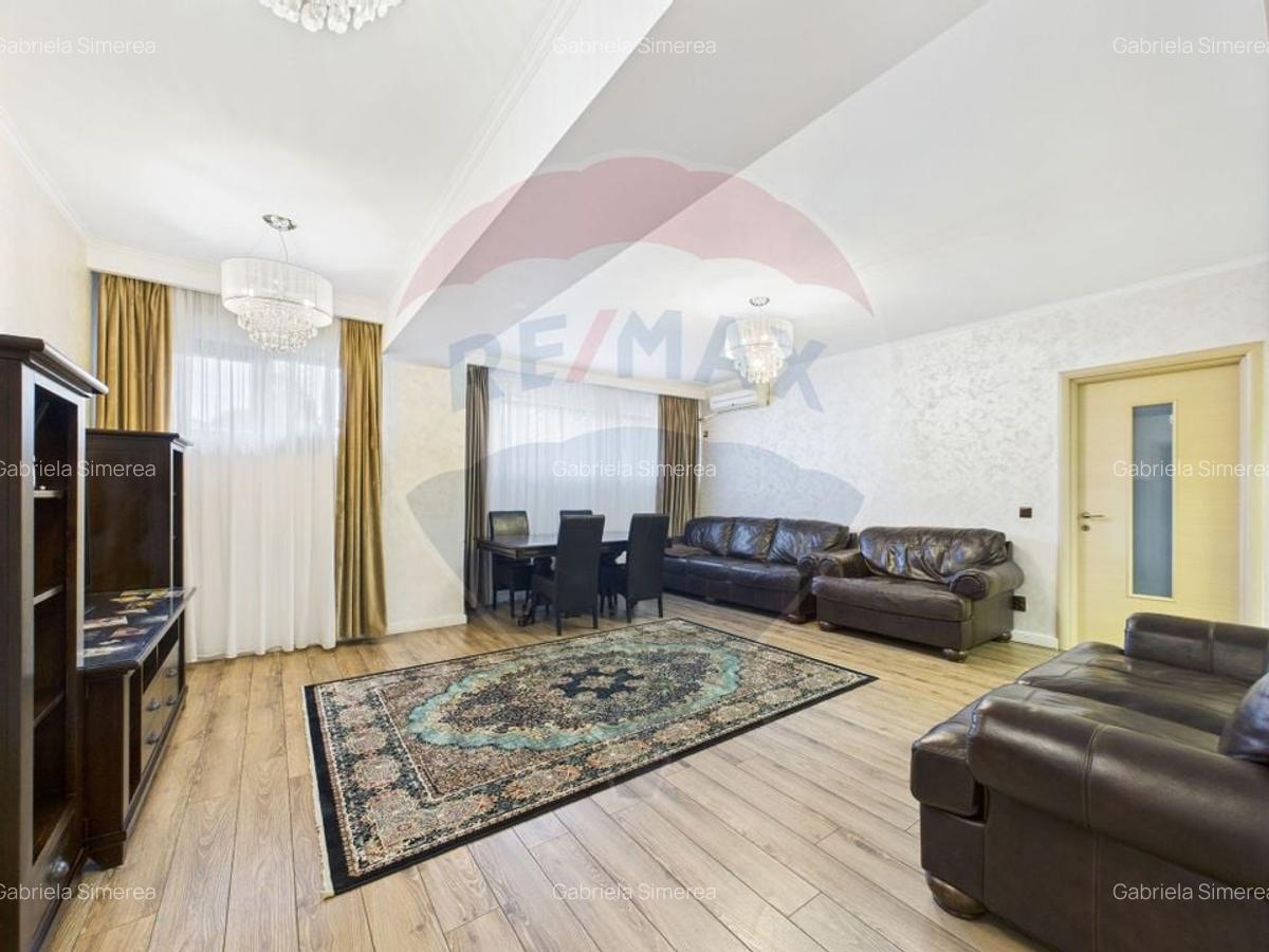 Apartament spatios 4 camere | 122 mp | Damaroaia - 1