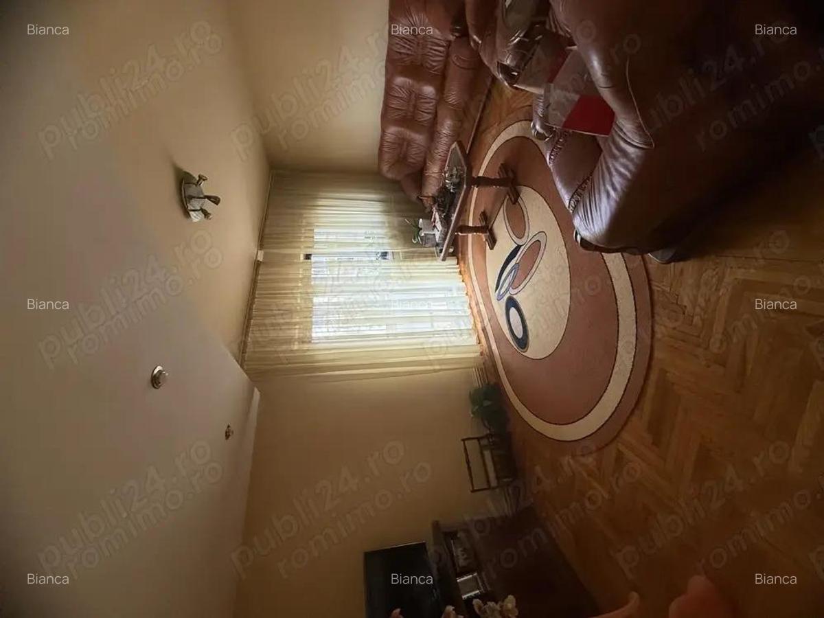 Vand apartament 3 camere decomandate in Zona Soarelui, 70 mp, et.3. - 3 Vand apartament 3 camere decomandate in Zona Soarelui, 70 mp, et.3. - 3