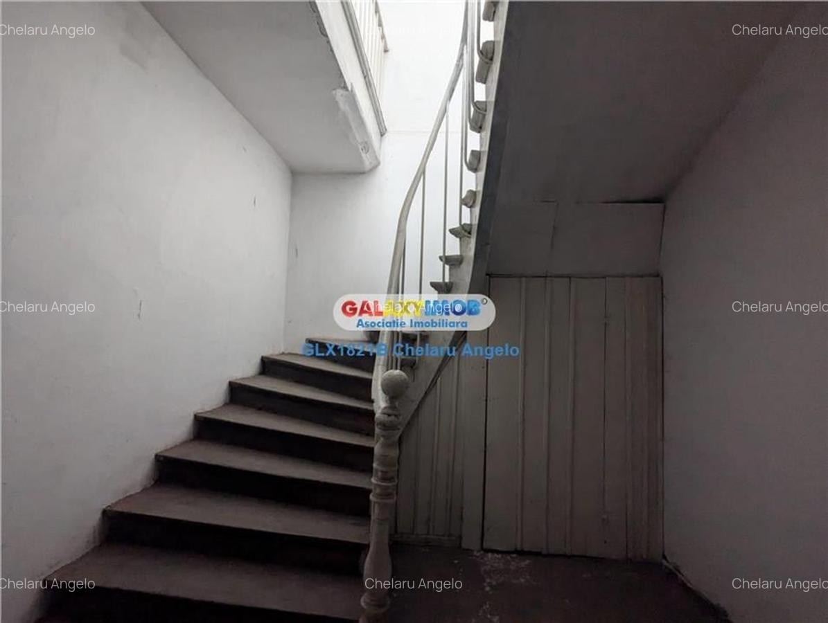 Unirii-11Iunie,2 apart  5 camere,supr 150 mp,tot etaj 1 - 3