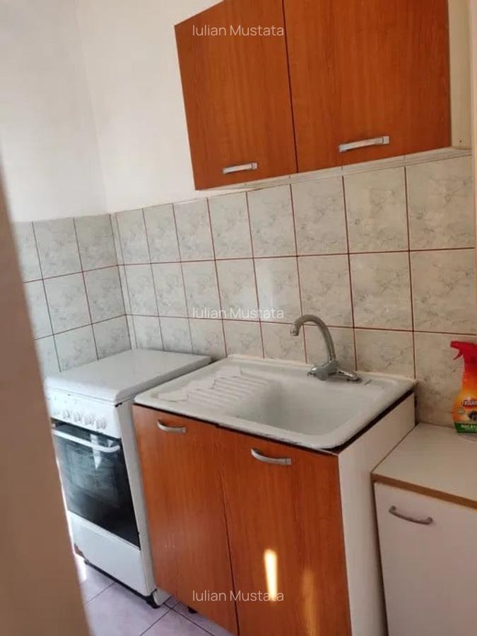 Garsonieră semidecomandată în Viziru 3 - 4