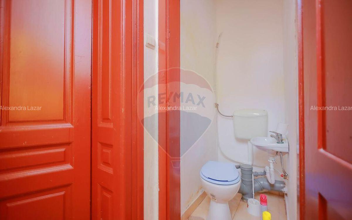 Casa de Vanzare cu 4 camere, Ultracentral - Cuza Voda - 16