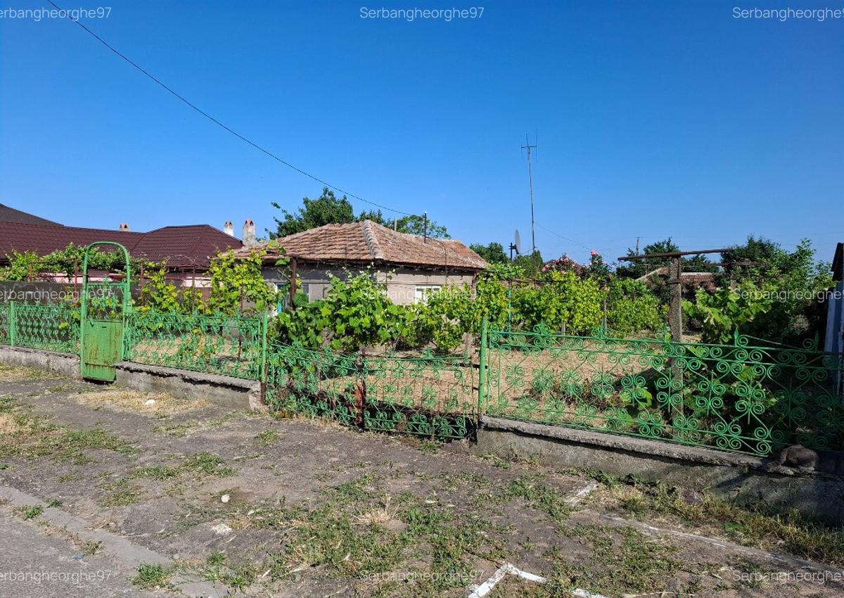 Teren intravilan, 536 mp, cu casa demolabila, oras Ovidiu - 1