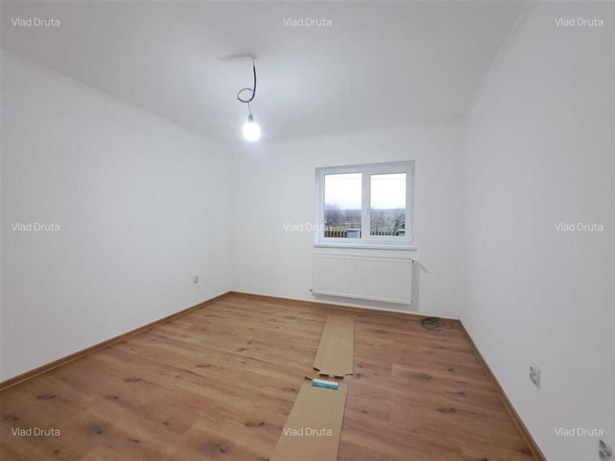 Apartament cu 3 camere decomandat în Voivozi (Popești) - 3
