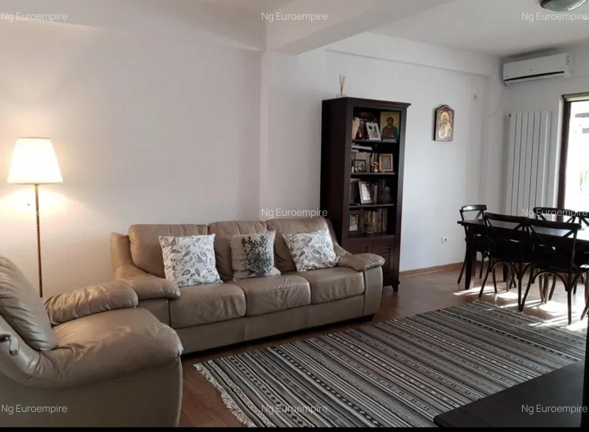 Apartament de  vanzare cu 4 camere, zona km 4-5 - 4