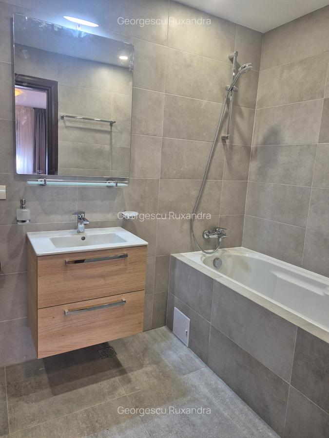 3 camere  decomandat, renovat 2025, loc parcare subteran inclus,parter inalt - 12