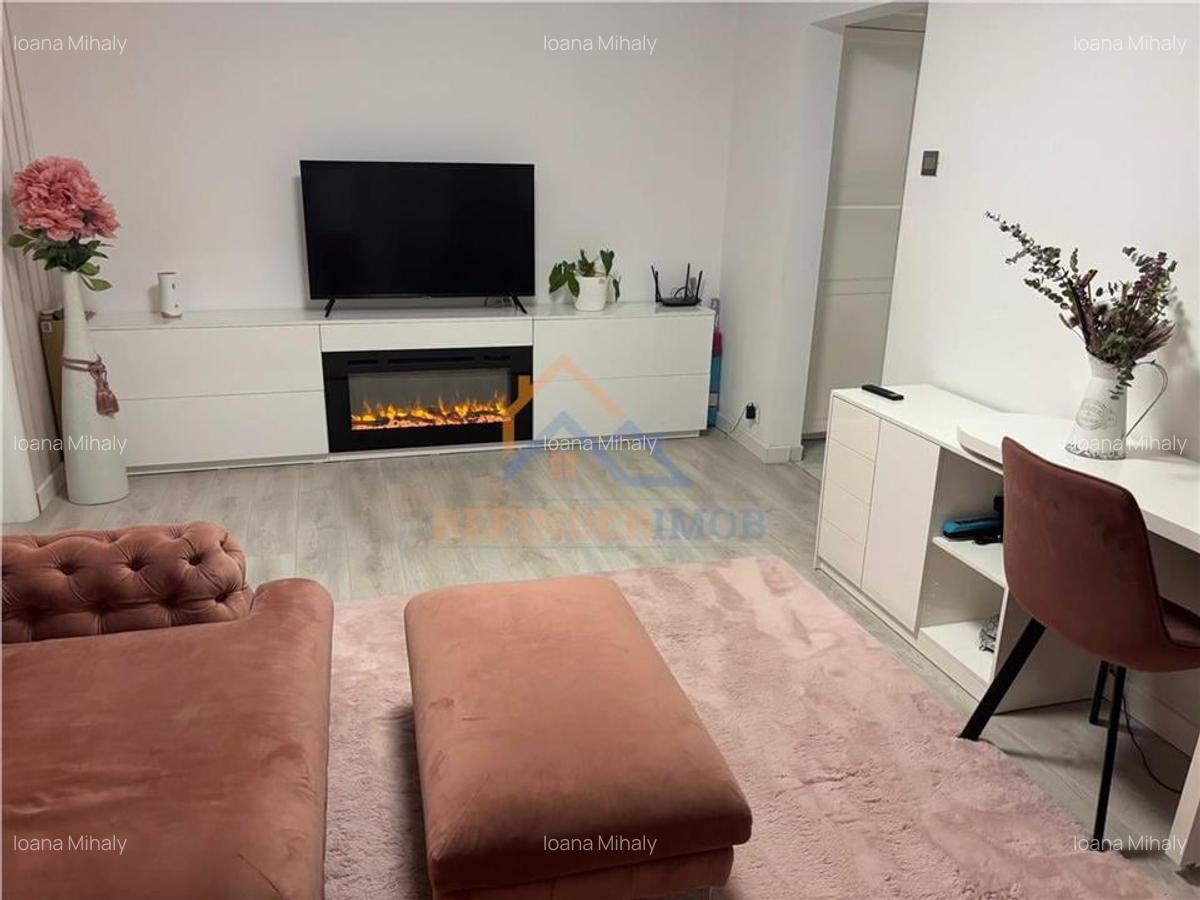 Apartament cu 3 camere semidecomandat, mobilat în Titan - 2