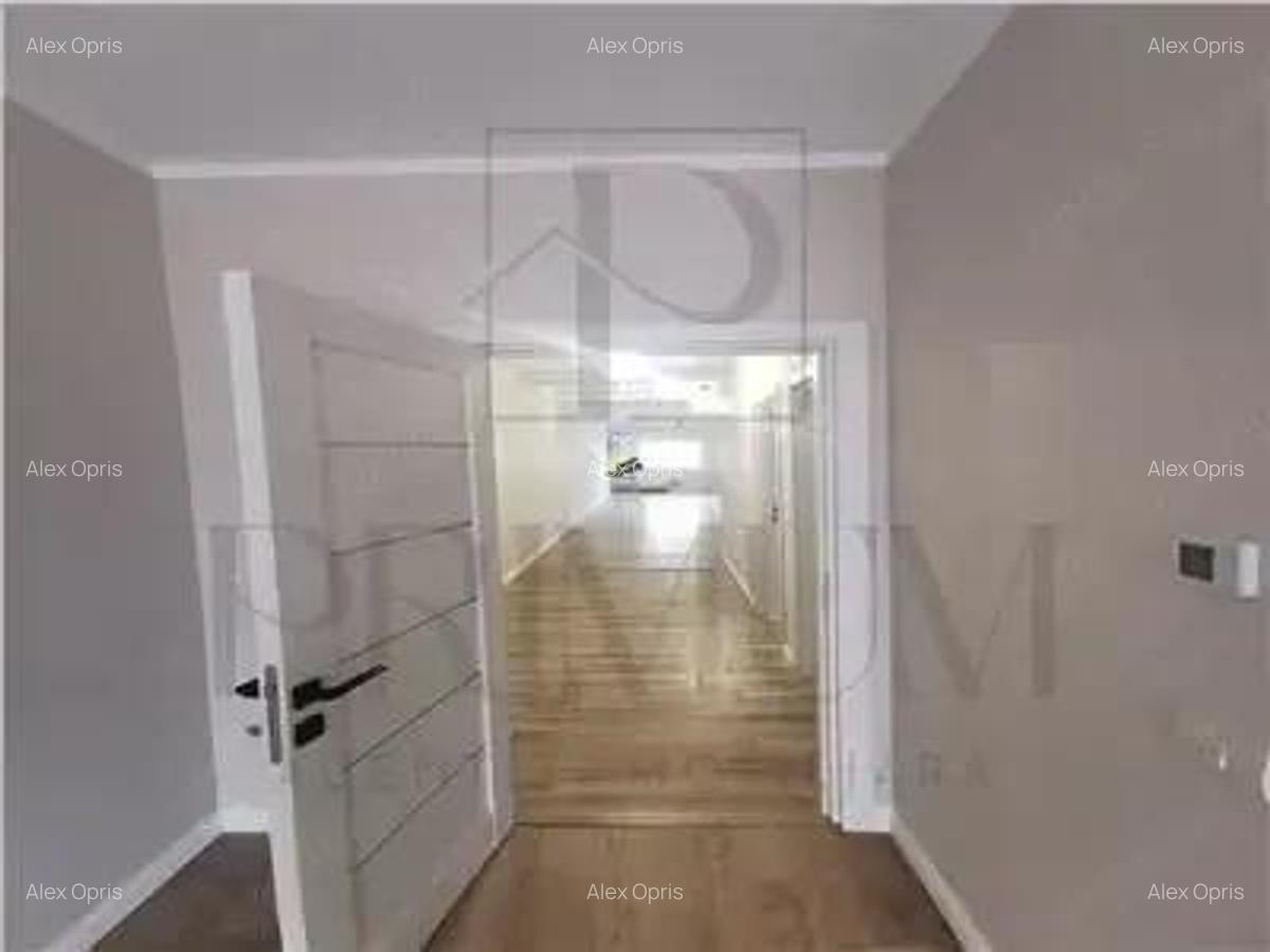 Duplex pe parter - 3 dormitoare - finalizat - toate utilitatile - suprafete mari - 1