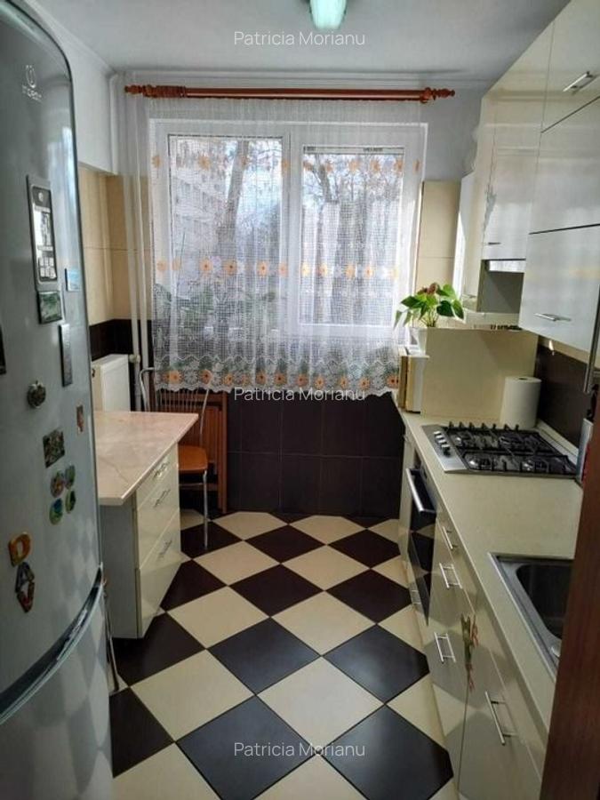 De inchiriat apartament 3 camere Titan - 3