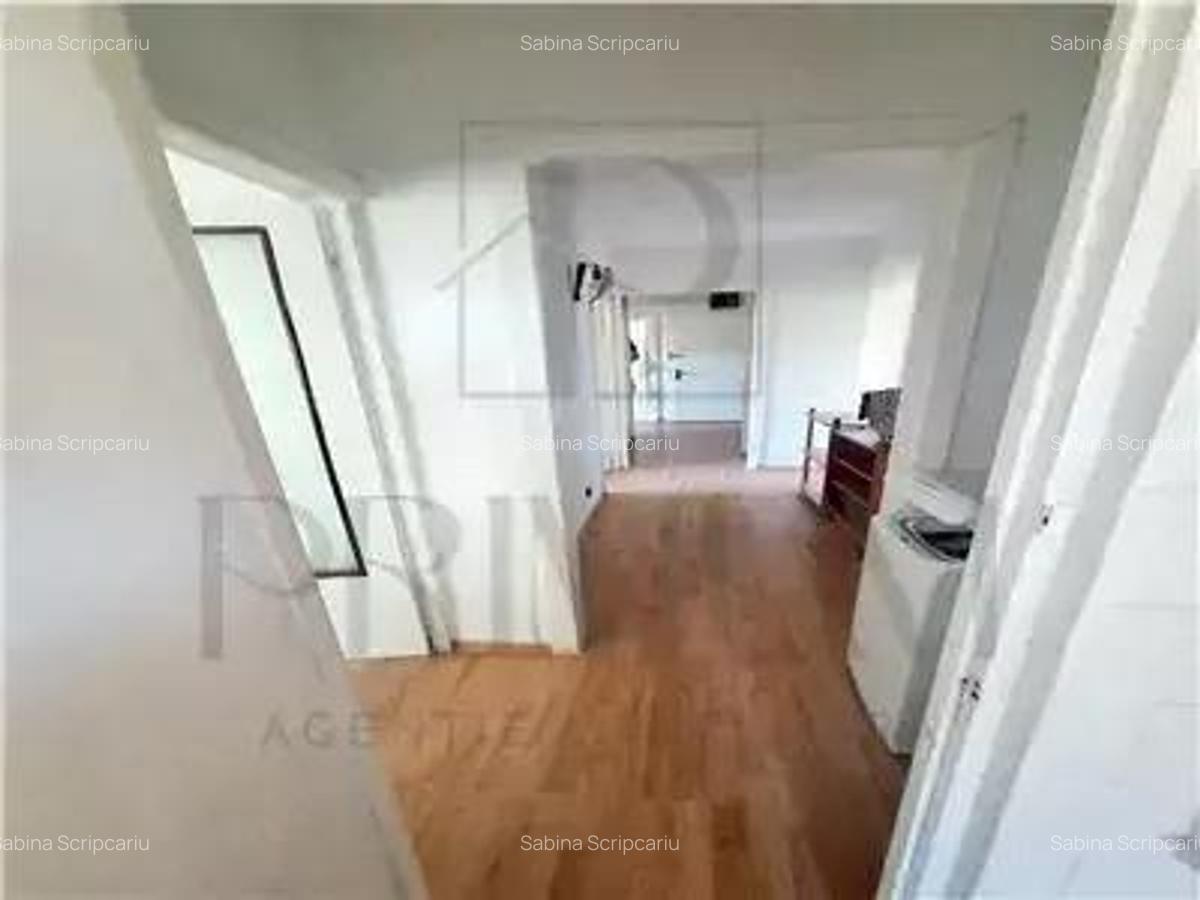 GIROCULUI - 3 Camere - ETAJ 3 - Centrala proprie - Boxa si Garaj - 2