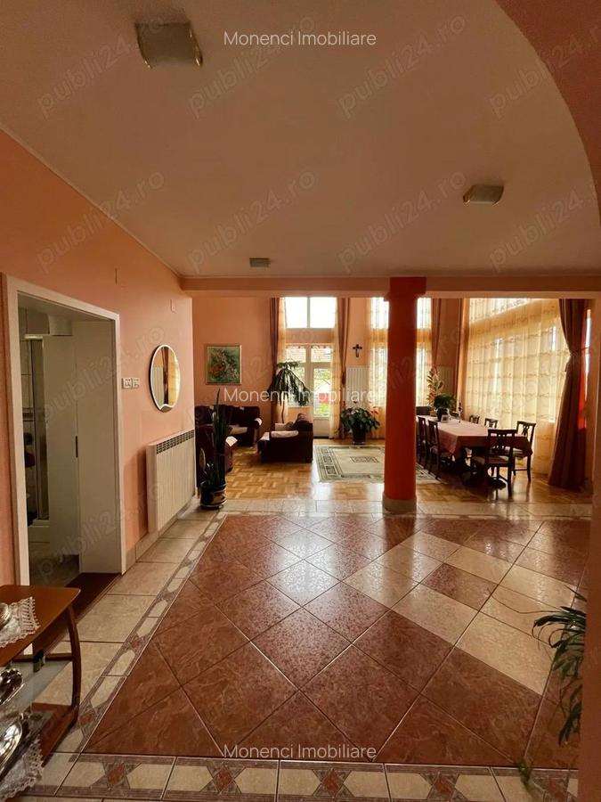 Vila cu 6 camere, 5 bai, piscina, garaj, Strada Colinelor, Oradea. - 2