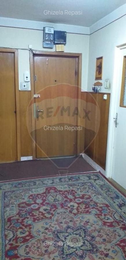 Apartament cu 4 camere la etajul 1 de vanzare in zona Iosia - 3